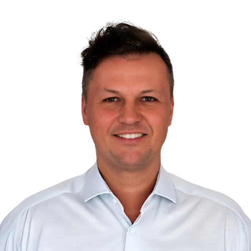 Lukasz-Headshot_500x500